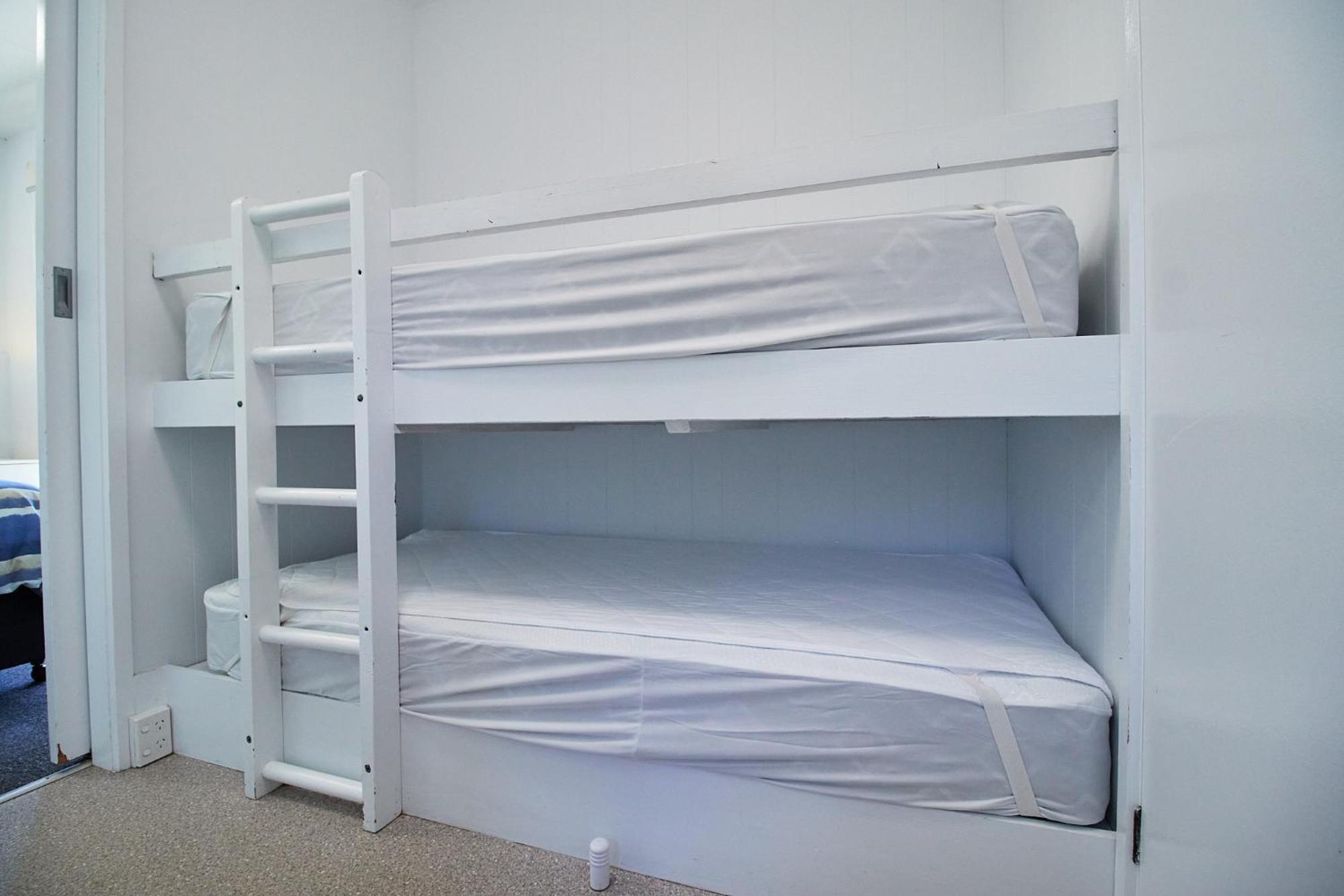 Surfside Holiday Park Warrnambool Bagian luar foto