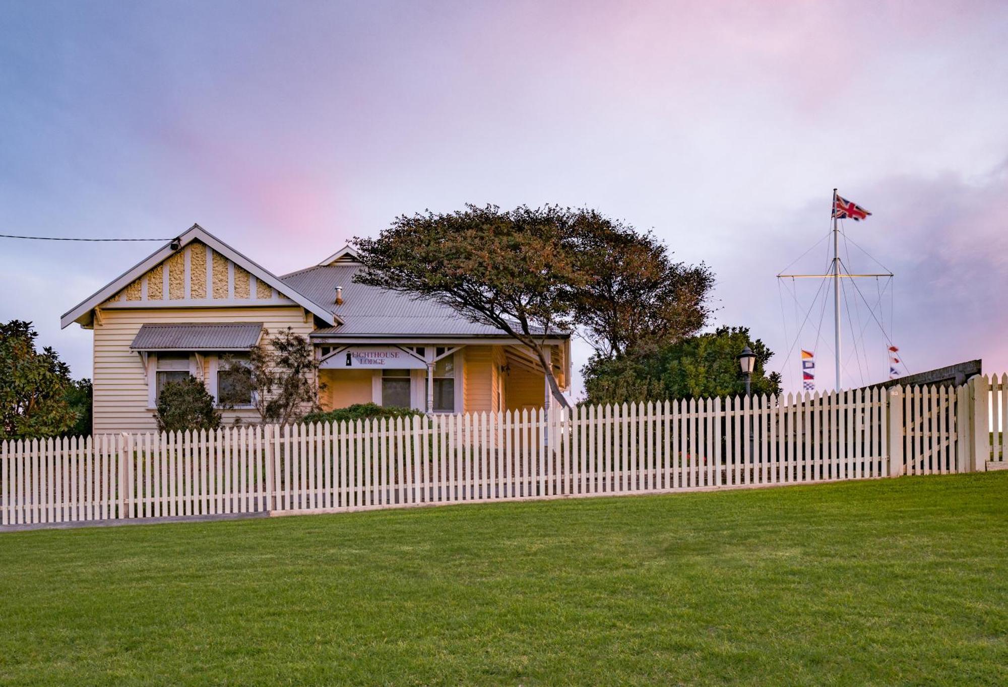 Surfside Holiday Park Warrnambool Bagian luar foto